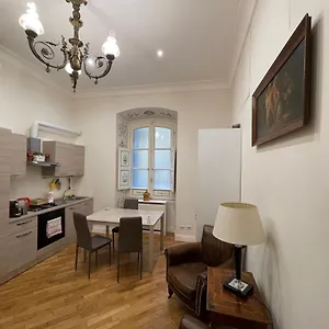 https://casa-claudia-giulio-cesare.it-romehotels.com